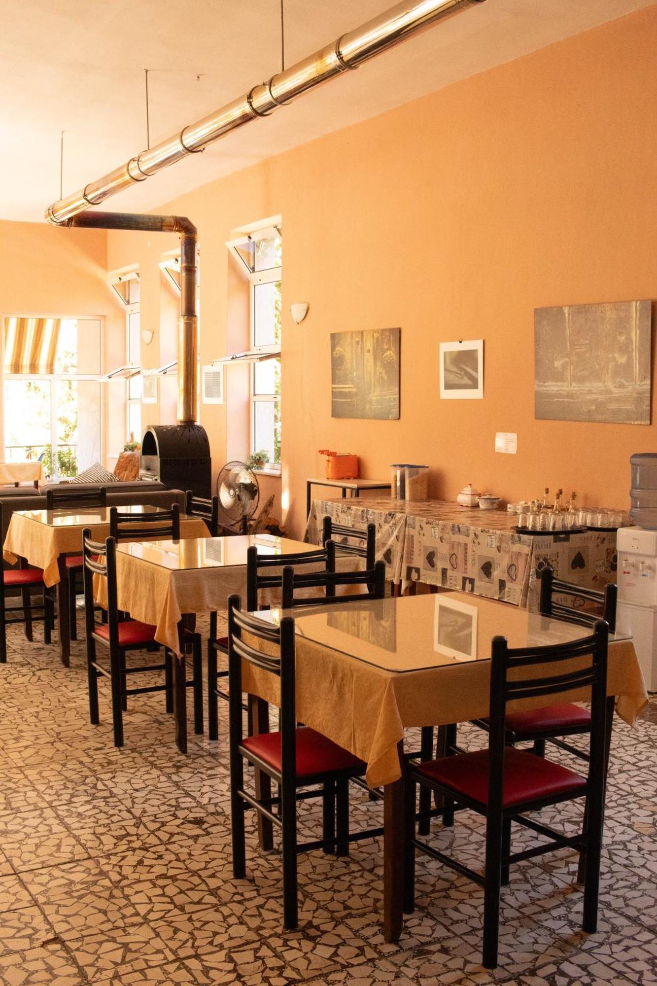 Agroturizem Hotel Vila Franceze Koman ภายนอก รูปภาพ
